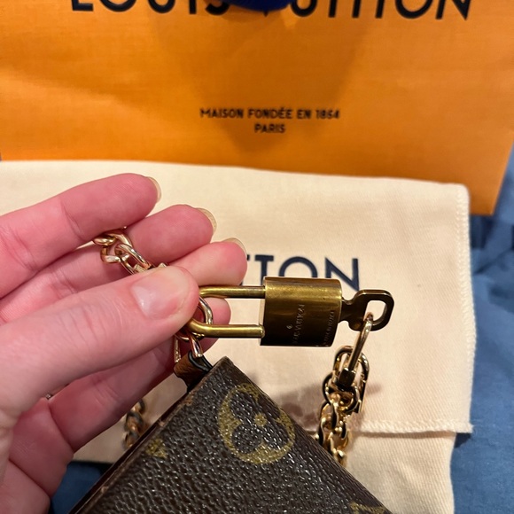 💯 Authentic vintage Louis Vuitton Sarah wallet, with lock and key (306) - Picture 3 of 10